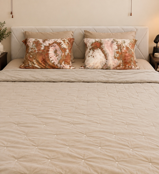 Golden Dune — 25 Momme, 100% Mulberry Silk, Zippered Pillowcase