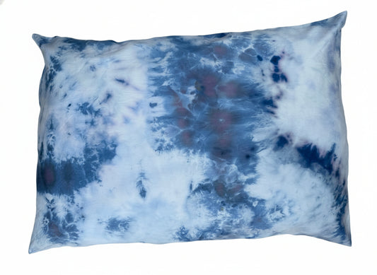 Midnight Glacier  — 25 Momme, 100% Mulberry Silk, Zippered Pillowcase